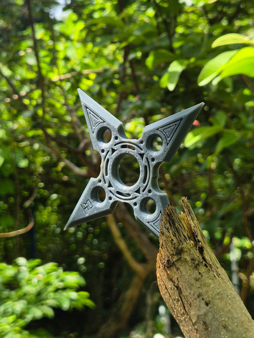 Akuryō Shuriken decorative with stand - Relic from Kensei Ōkoku