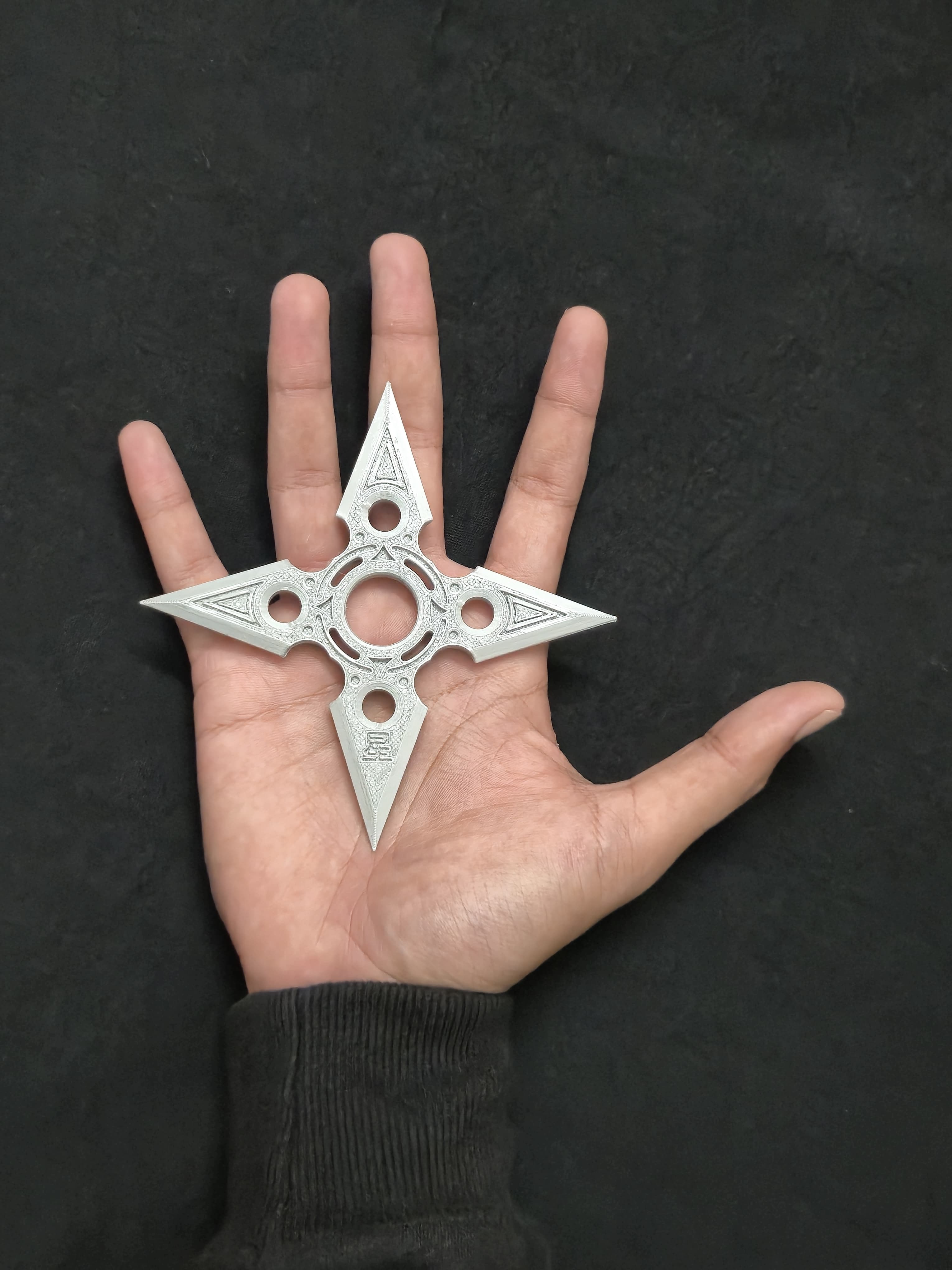 Akuryō Shuriken decorative with stand - Relic from Kensei Ōkoku