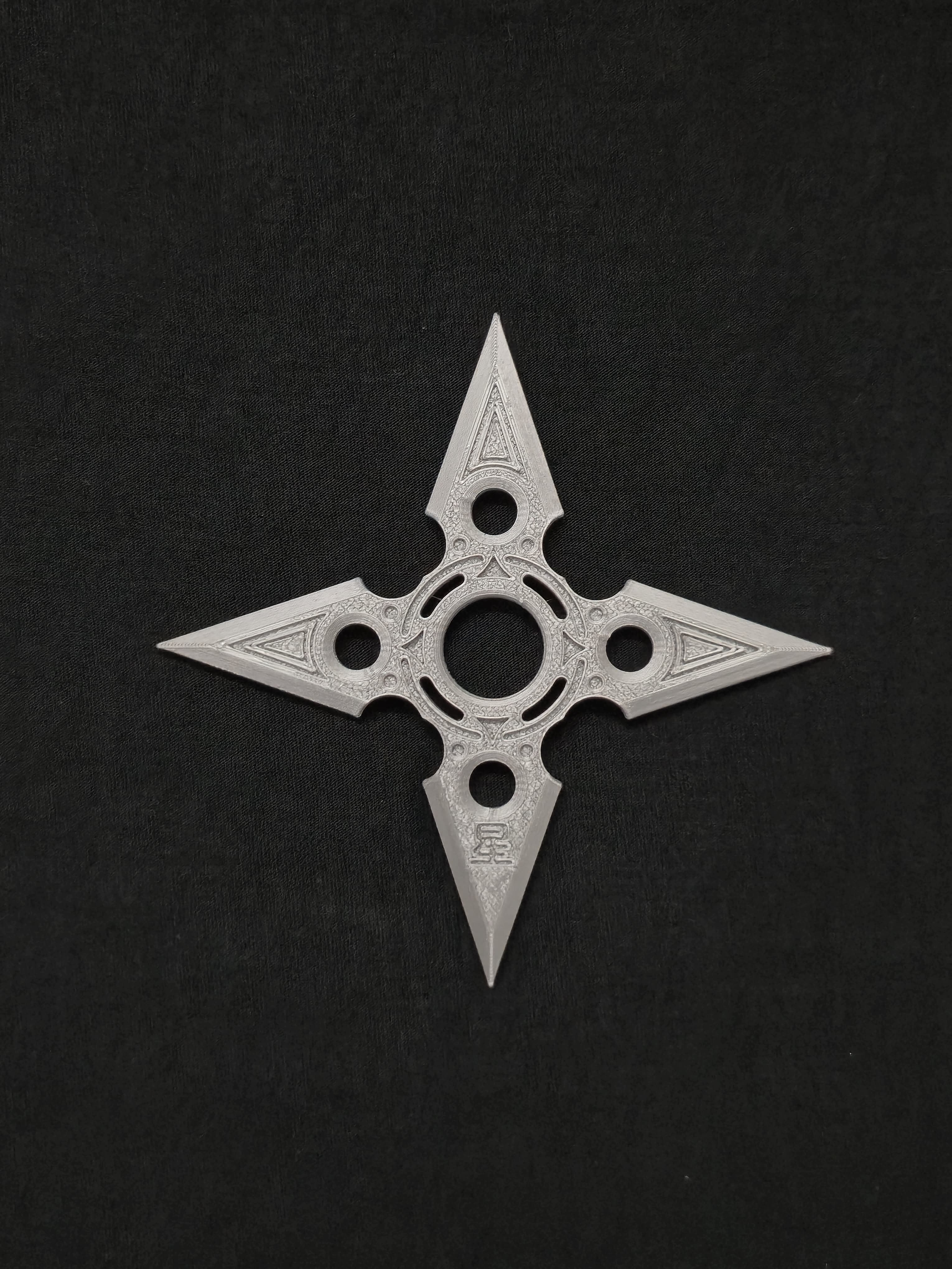 Akuryō Shuriken decorative with stand - Relic from Kensei Ōkoku